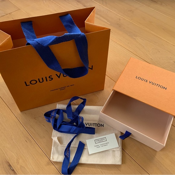 Authentic Louis Vuitton gift bag and wallet box (small) - Picture 3 of 9